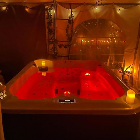 Bed and breakfast Choisy Le Jacuzzi Extérieur photo