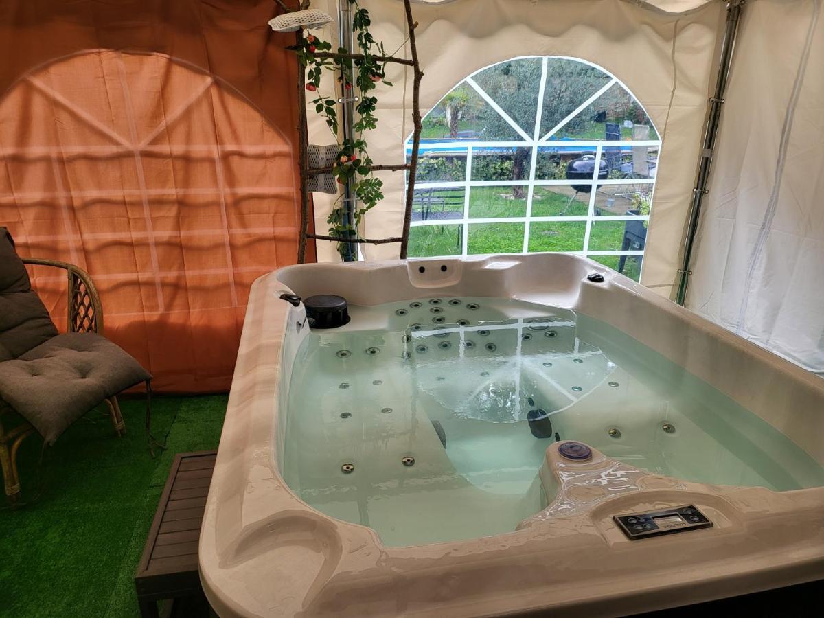 Bed and breakfast Choisy Le Jacuzzi Extérieur photo